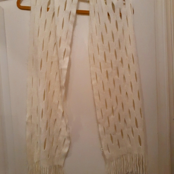 👜$3-Super soft cream scarf - #575 - Picture 1 of 8